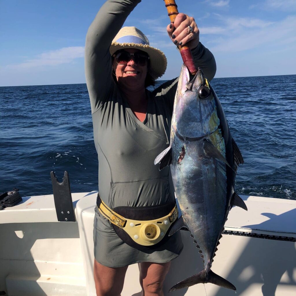 Blackfin Tuna Fishing Charter 04"